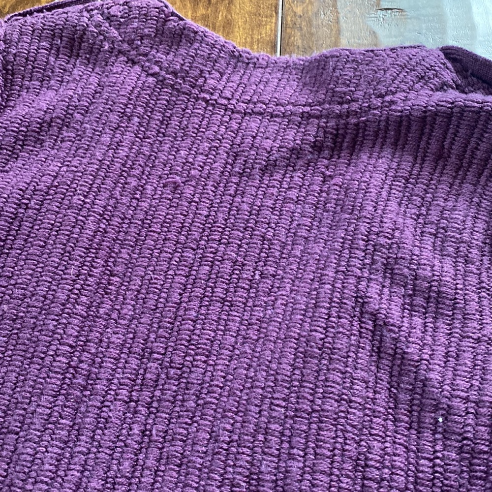BURBERRY - Mid length wool cashmere silk Cardigan in eggplant color with belt. - Picture 15 of 16